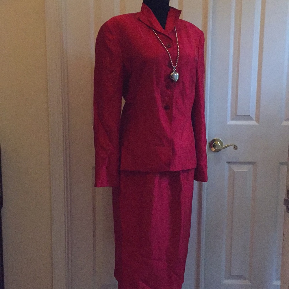 High Point Skirt Set - Picture 5 of 8